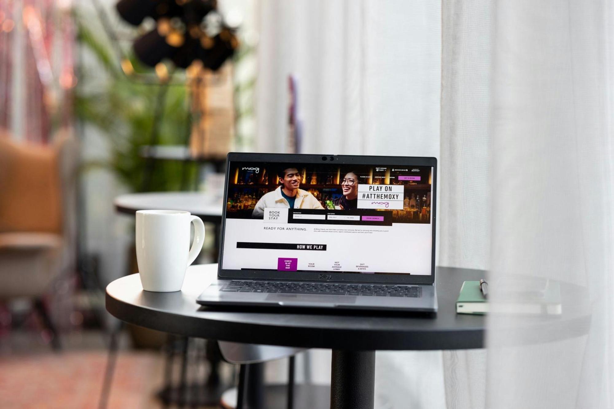 Отель Moxy Бристоль Экстерьер фото